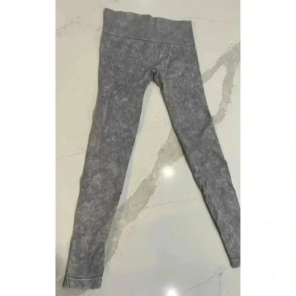 MTA Sports Set of 2 Seamless Moto Stretch Leggings Size Women's Medium Gray - Picture 3 of 10